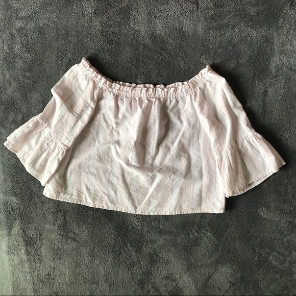 ❗️SOLD❗️✨Crop Over The Shoulder Top✨ - Picture 3 of 7